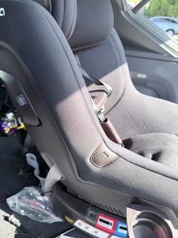 Nuna  car seat with its stroller