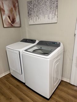 Washer & Electric Dryer Set – Excellent Condition