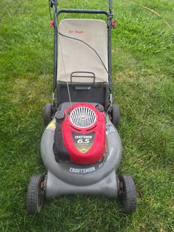GAS POWERED CRAFTSMAN 6.50 HP PUSH LAWN MOWER