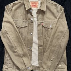 LEVI’S Beige Denim Jacket