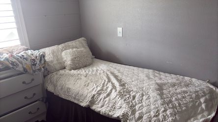 Twin xl bed with mattress included