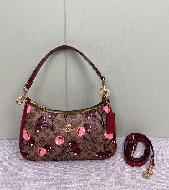 Coach Rowan Shoulder Bag Tote Bag