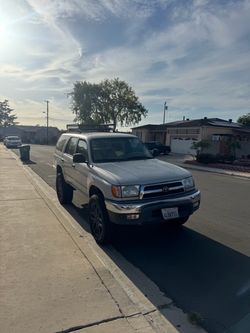2000 Toyota 4 Runner 2WD