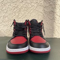 Jordan 1 Mid "Banned" Size 9