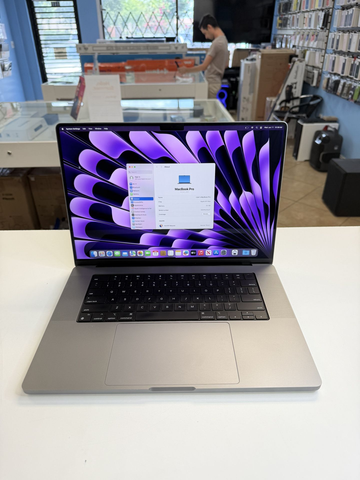 MacBook Pro 16inch M1 Max /32Gb Ram/512ssd with Final Cut Pro & Logic Pro X
