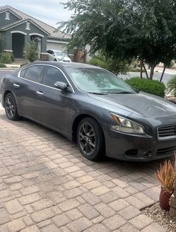 Nissan maxima