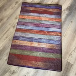 FREE Rug.  Must Pick Up In Downtown West Palm Beach.