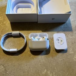 High Quality Noise Cancelling Earbuds – Unopened & Ready to Go