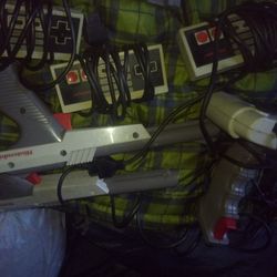 Original Nintendo Games Zappers And Controller's 