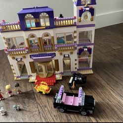 Legos Friends 41101 Grand Hotel. With The Box