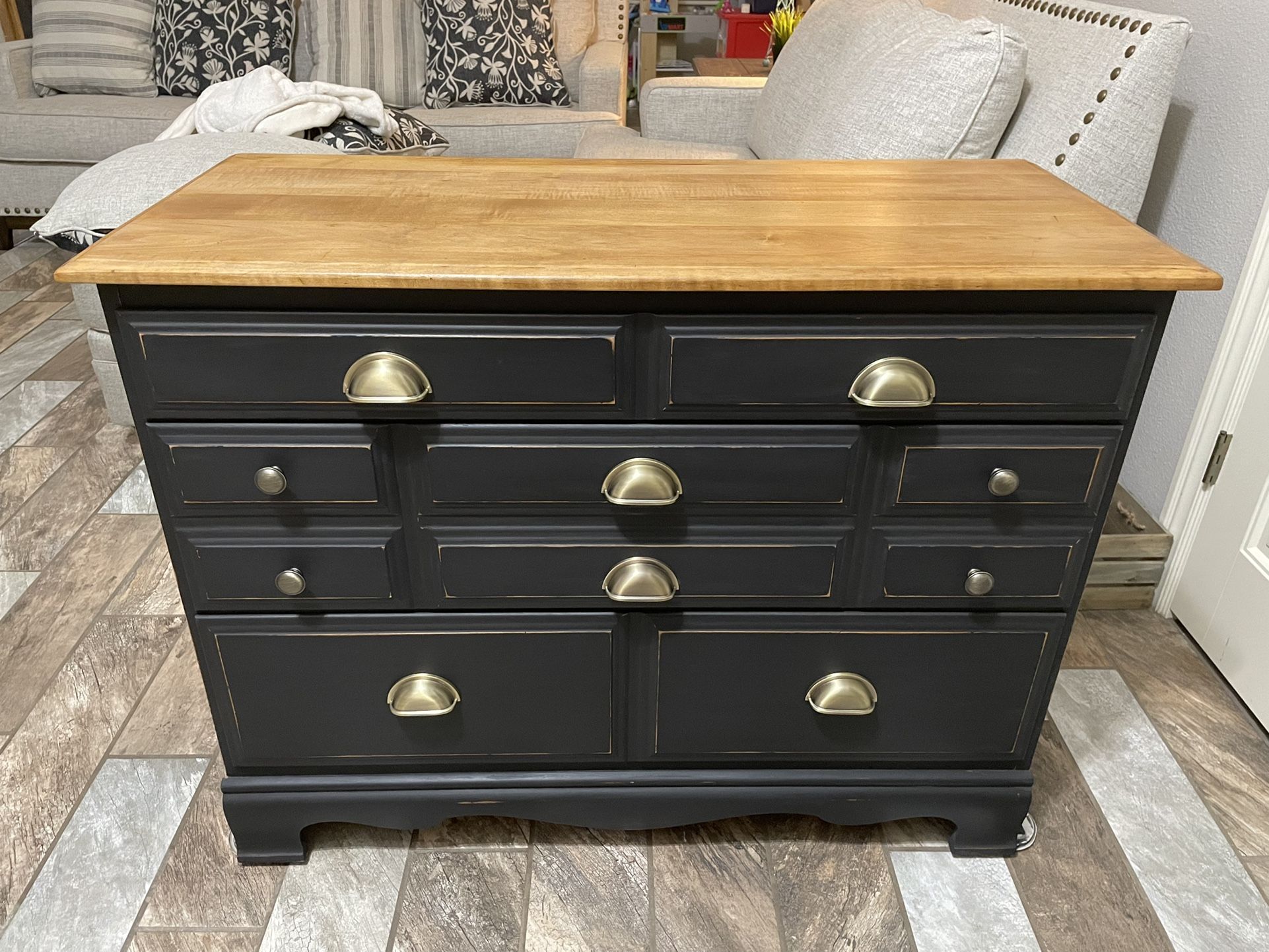 Dresser Black 