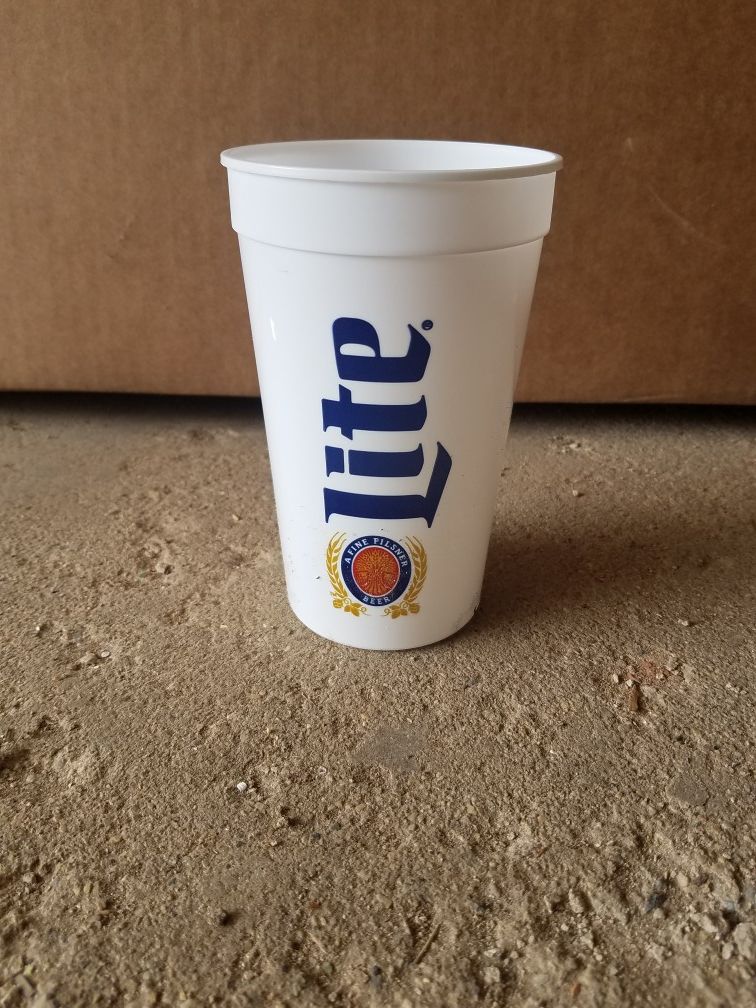Plastic miller lite stadium cups