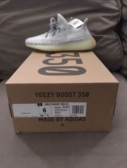 Yeezy 350 v2