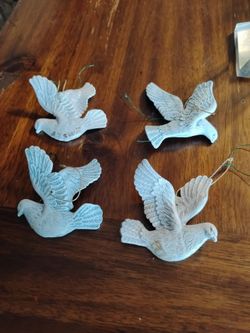 Ornamental turtle doves set of 4