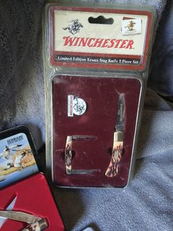 Winchester Folding Knofe In Case