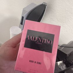 Valentino Perfume 
