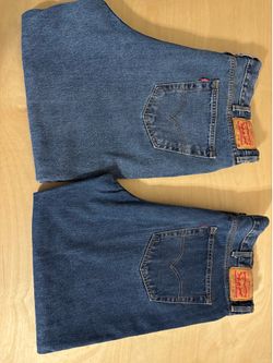 Men’s Levi’s 550 Size 42x29 $20 each ( great condition)