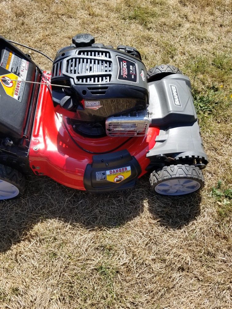 SNAPPER SELFPROPELLED LAWNMOWER