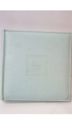 New baby album holds 200 4*6 pictures