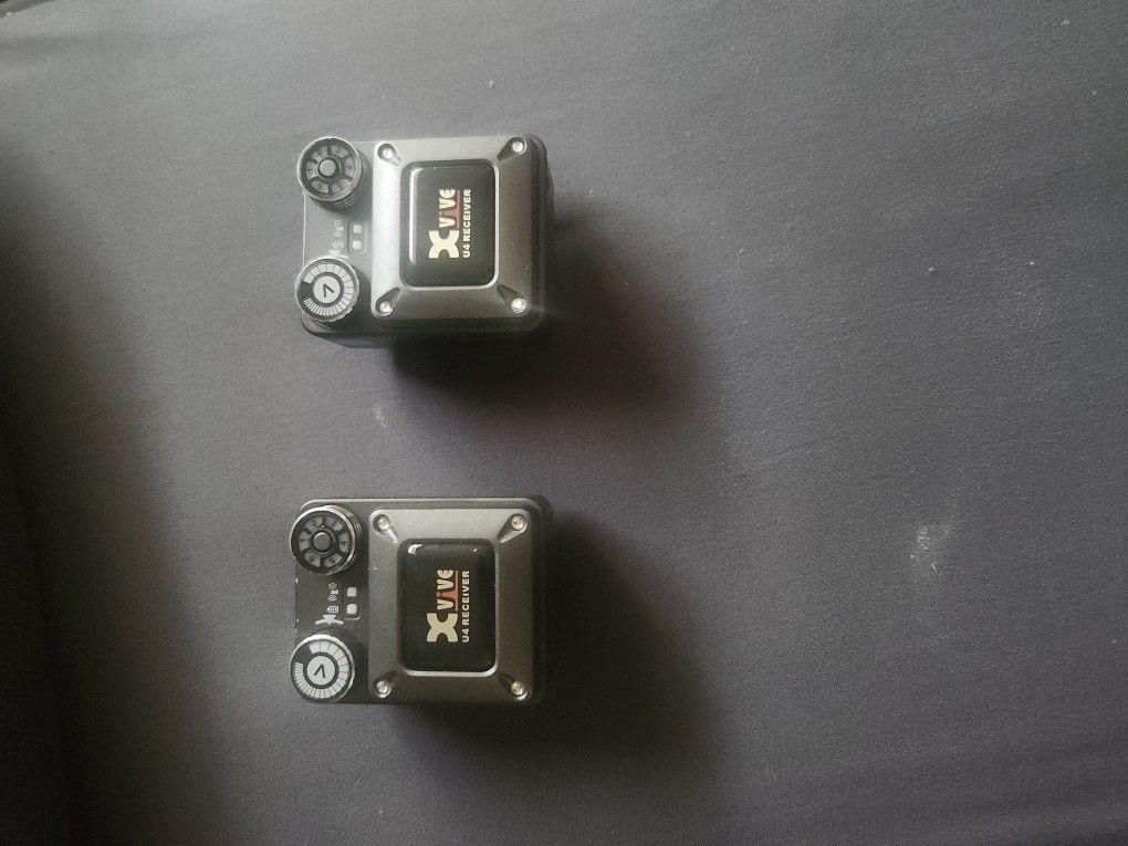 2 Xvive U4 Receivers (quality Is Good)