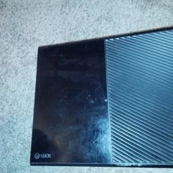 2 Xbox Ones With Xbox One S, 2 Games With Chords And 3 Controllers
