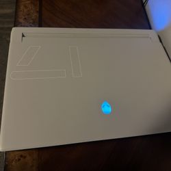 Alienware X17 R2 Gaming Laptop