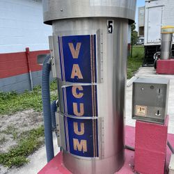 Commercial vacuum