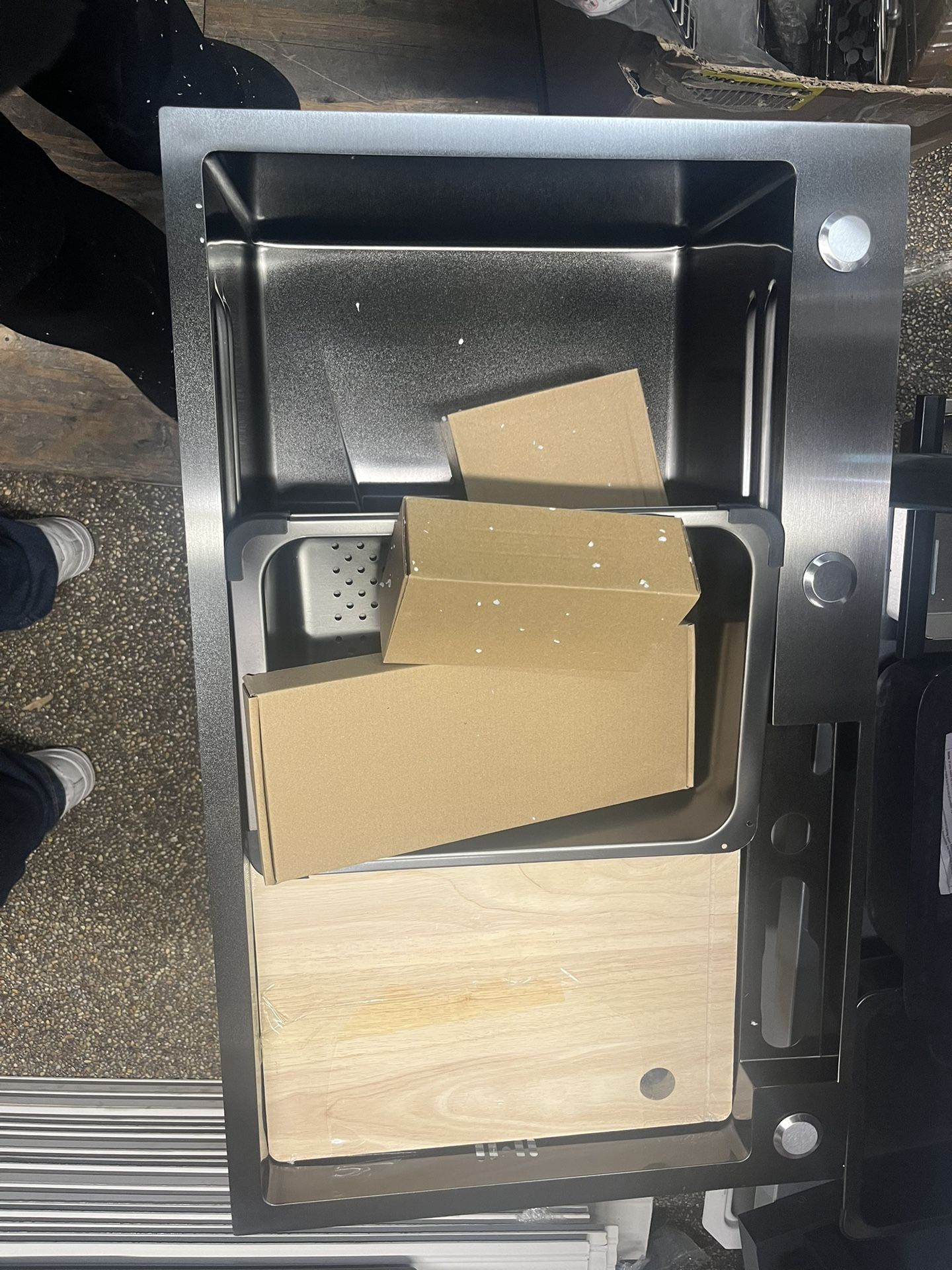 Kitchen sink with faucet