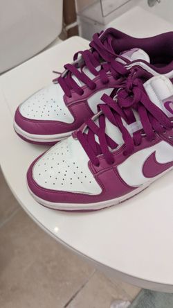 Women's size 9 dunks