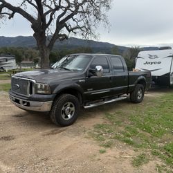 2005 Ford F-250 Lariat Edition 