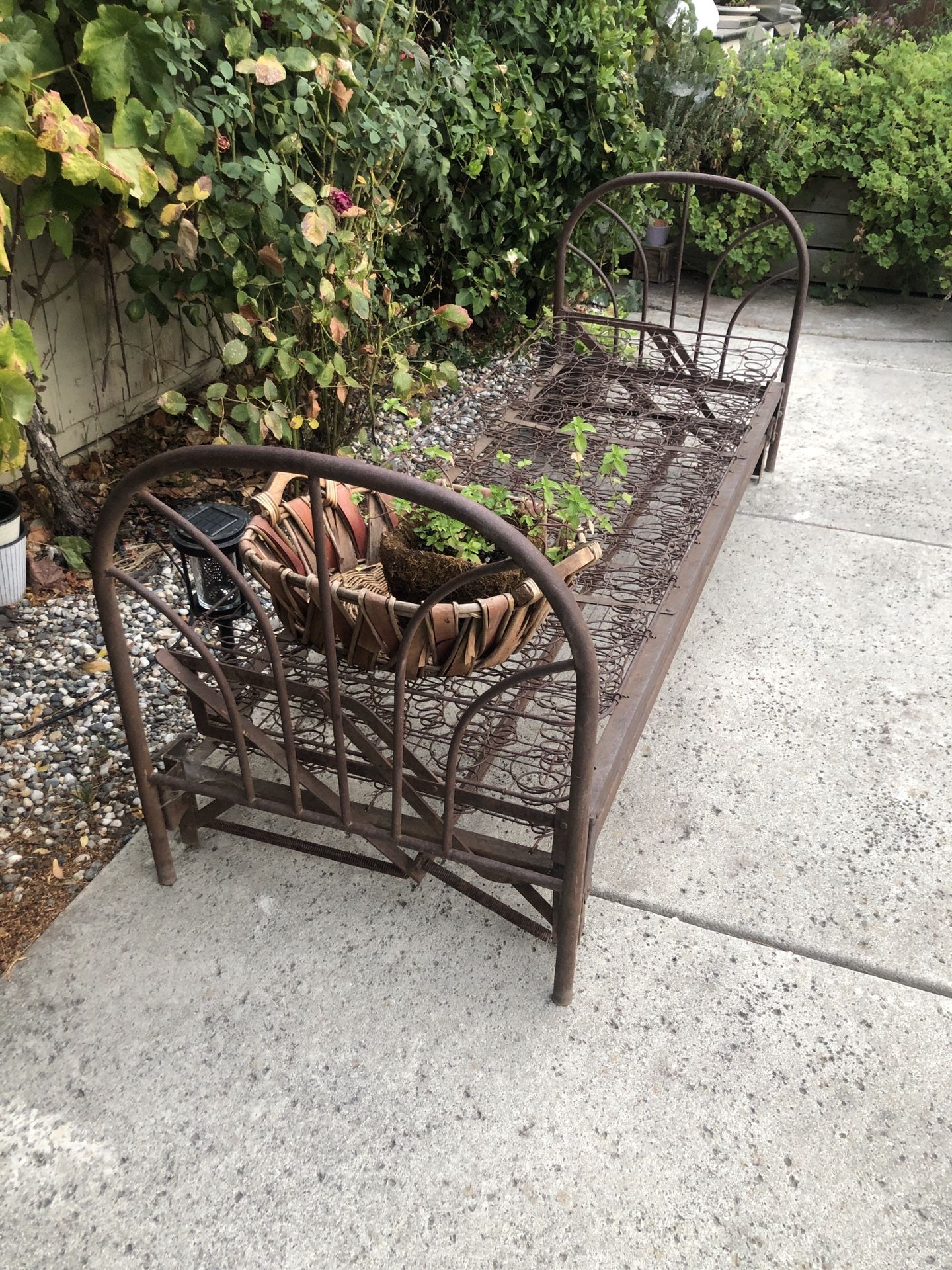 1930’s Antique Daybed/bench Easily Converts To Full Size Bed Looks Great With Outdoor Lights 