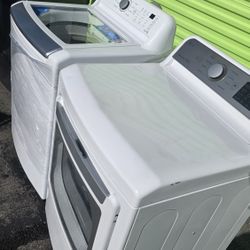 Washer And Dryer Set LG  White New  Scraths  
