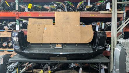 2014-2015-2016-2017-2018-2019-2020-2021-2022-2023-2024 TOYOTA 4 RUNNER REAR BUMPER OEM USED #11992