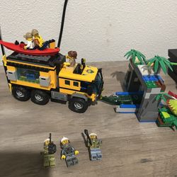 Explorers  Set Legos. 