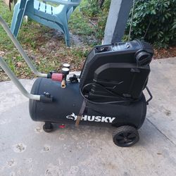 Husky Air Compressor 8 Gallon 135psi Works Great No Issues! On Big Tires To Help Roll Over Any Terrain. Handle Comes Off For Easy Storage!