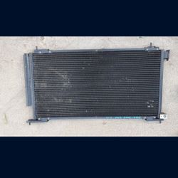 2002 - 2006 HONDA CRV CR-V AC
CONDENSER PANEL USED OEM . NC4A