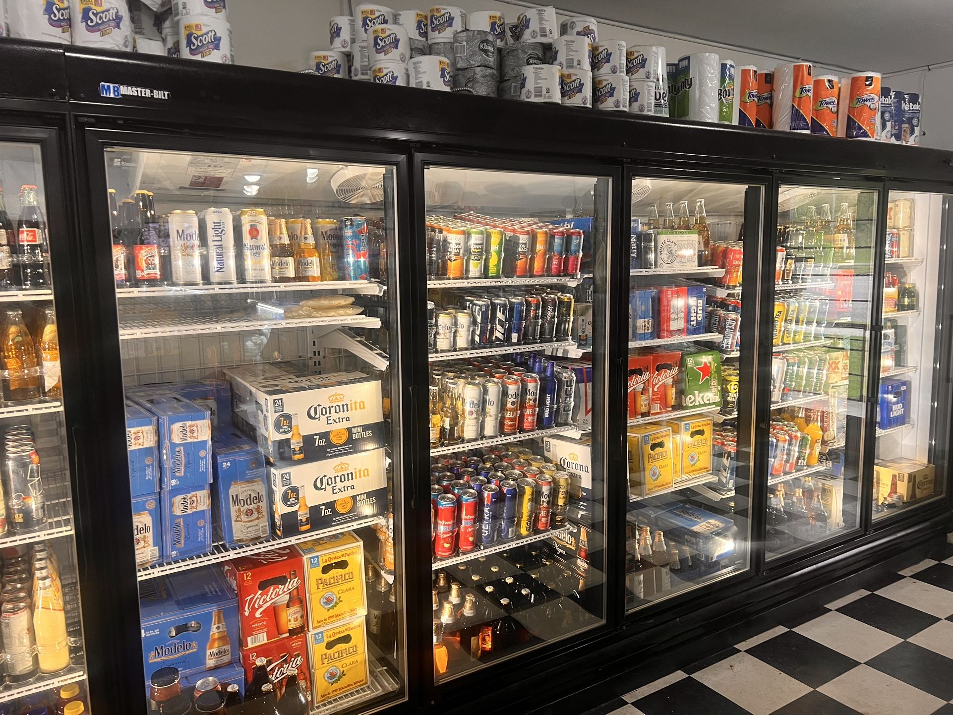 Tienda 150,000 Bodega