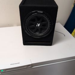 Kicker Sub With Amp