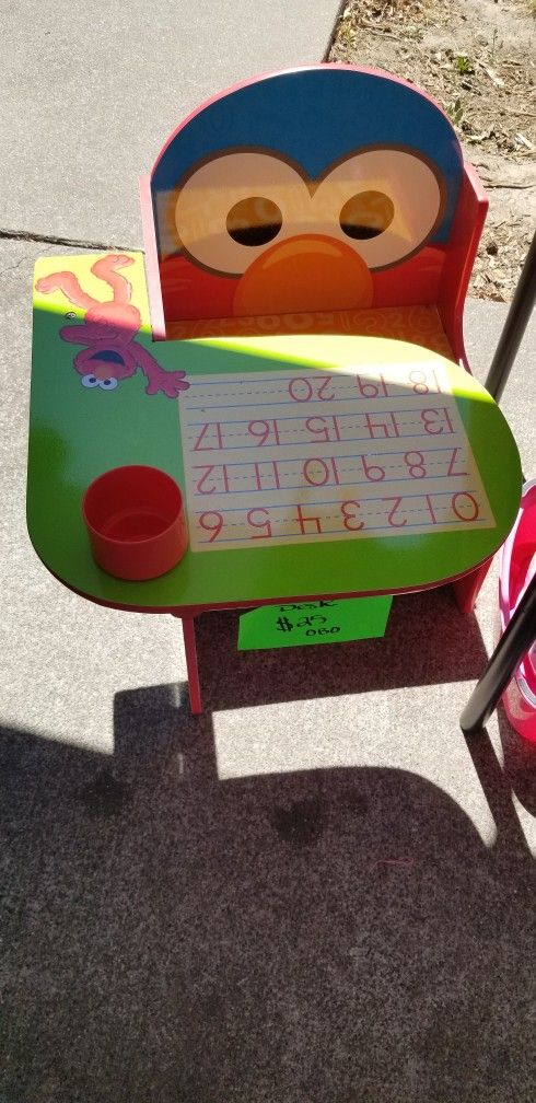 Sesame Street Desk Toddler