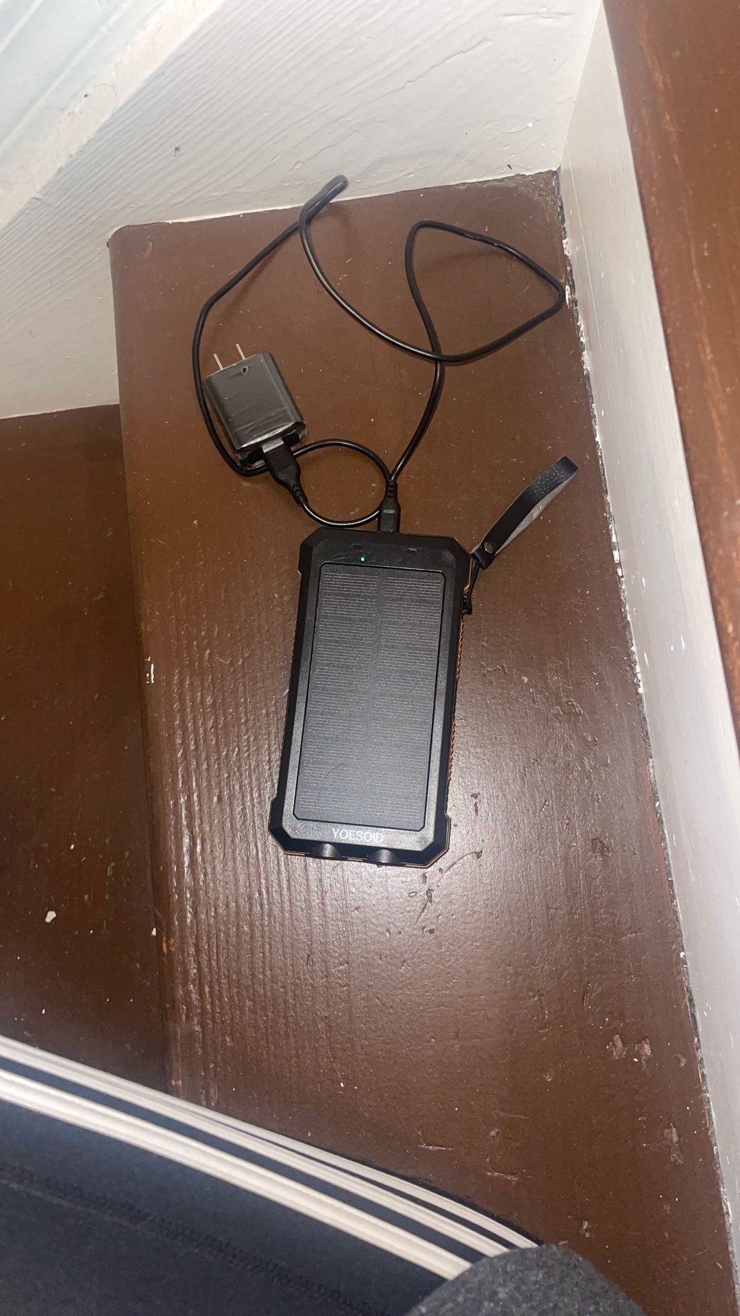 Yoesoid Solar Phone Charger