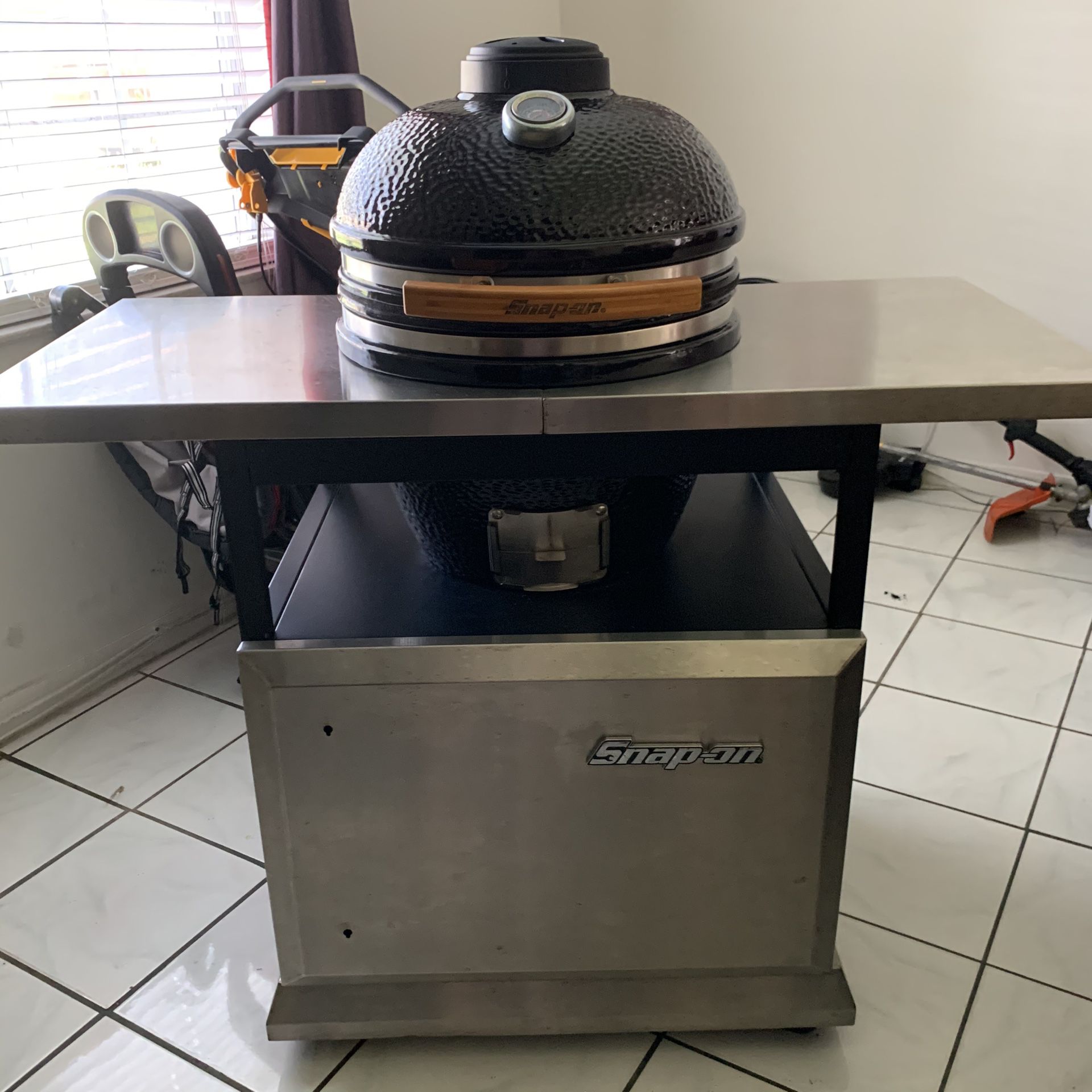 Snap-On Egg grill