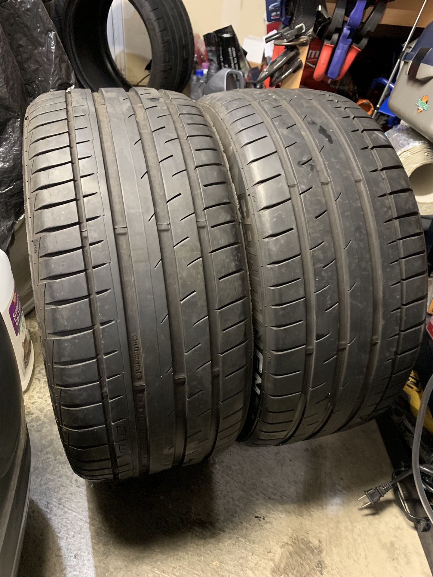 235/35/18 continental extreme contact dw tires