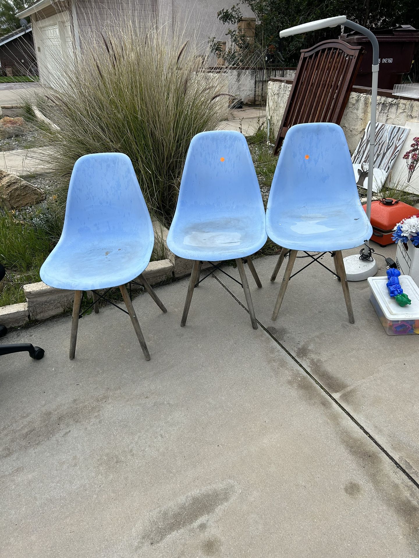 Plastic Shell Chairs With Wooden base