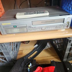 EMERSON EWR20V5 DVD VCR COMBO PLAYER 4 HEAD HI-FI RECORDER, VHS/DVD - WITH WORKING REMOTE