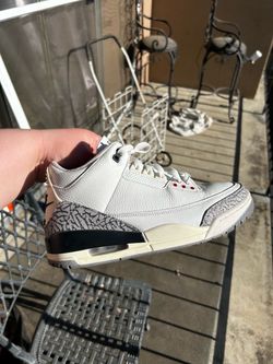 Jordan 3 white cement size 9 Men