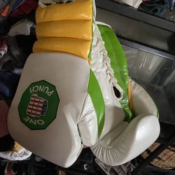 Medium size boxing 🥊 of