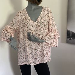 Woman Blouse Size 2X Cure 100 % Polyester 