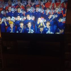 73"MITSUBISHI 1080P PROJECTION TV WITH MATCHING STAND AND ROKU STREAMING STICK $300 FINAL PRICE 