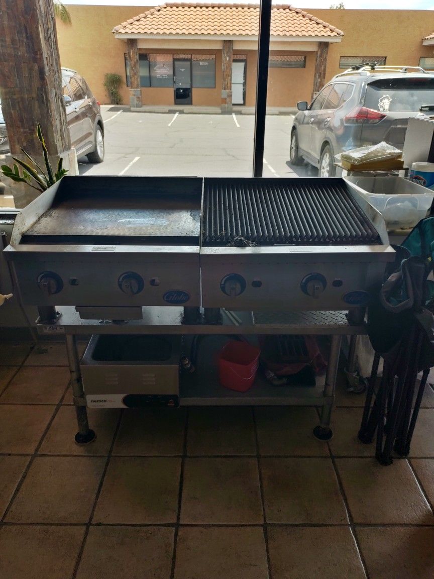 24in Flat Top And 24in Broiler With Table for Sale in Glendale, AZ ...