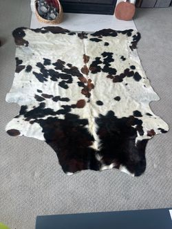 Premium Large Genuine Colombian Cowhide Rug – 6'8" x 7'8" – Brand New